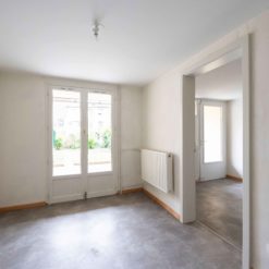 Maison mitoyenne composée de 6 pièces d'une surface loi carrez de 115,85 m²