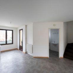 Maison mitoyenne composée de 6 pièces d'une surface loi carrez de 115,85 m²